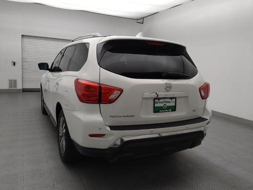 White 2020 Nissan Pathfinder SL 2WD