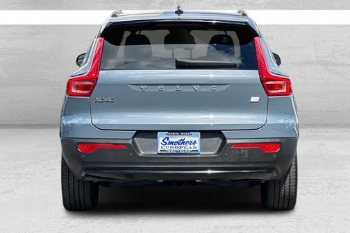 Silver Dawn Metallic 2023 Volvo XC40 Recharge Pure Electric Twin Plus