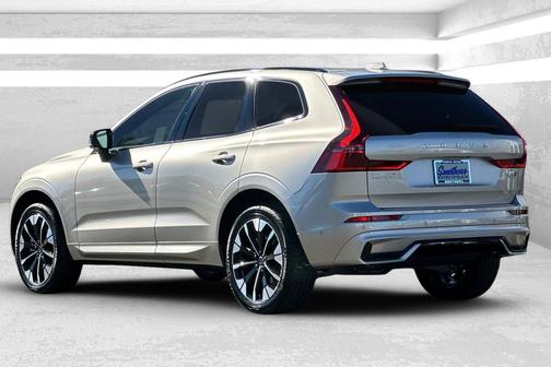 2026 Volvo XC60 B5 Plus
