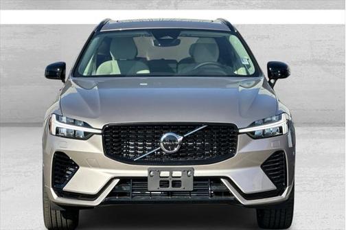 2025 Volvo XC60 Plug-In Hybrid T8 Plus