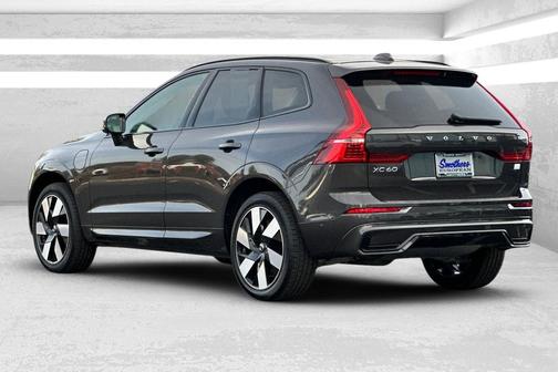 2024 Volvo XC60 Recharge Plug-In Hybrid T8 Plus Dark Theme