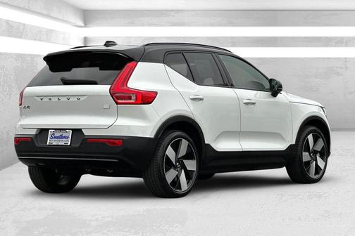 2023 Volvo XC40 Recharge Pure Electric Twin Plus