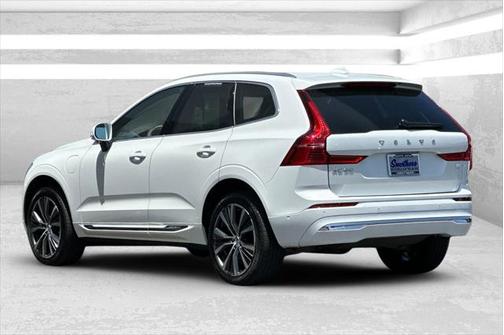 2022 Volvo XC60 Recharge Plug-In Hybrid T8 Inscription Expression