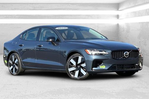 2023 Volvo S60 Recharge Plug-In Hybrid T8 Plus Dark Theme