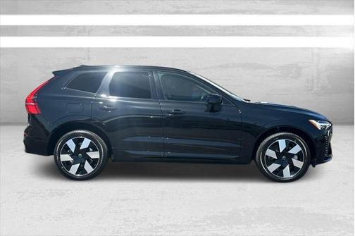 2025 Volvo XC60 Plug-In Hybrid T8 Plus
