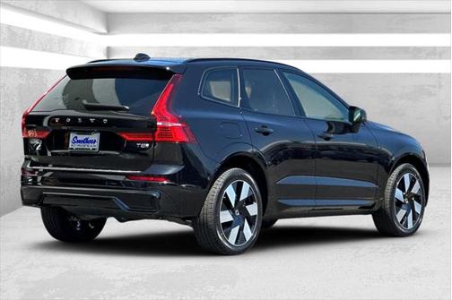 2025 Volvo XC60 Plug-In Hybrid T8 Plus