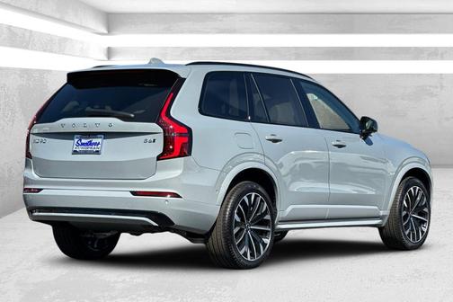 2026 Volvo XC90 B6 Ultra Dark Theme 7-Seater