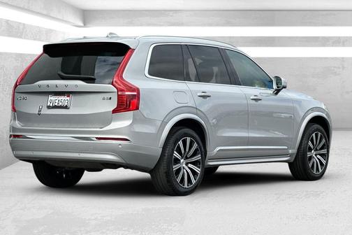 2025 Volvo XC90 B5 Core