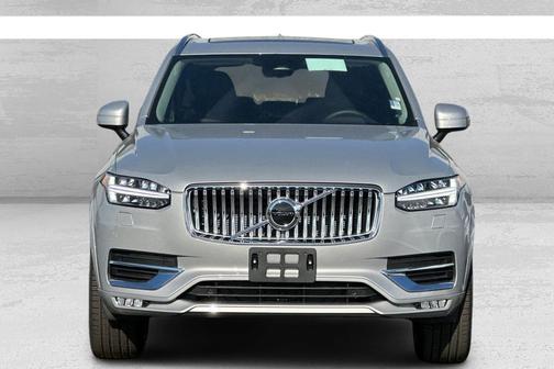 2025 Volvo XC90 B5 Core