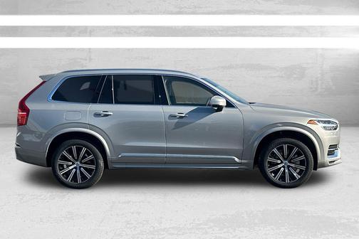 2025 Volvo XC90 B5 Core