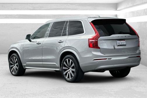 2025 Volvo XC90 B5 Core