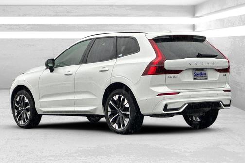 2026 Volvo XC60 B5 Plus