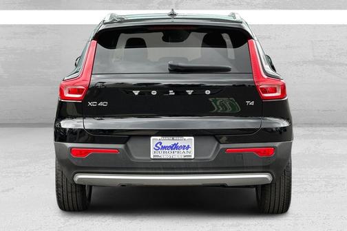 Black Stone 2020 Volvo XC40 T4 Momentum