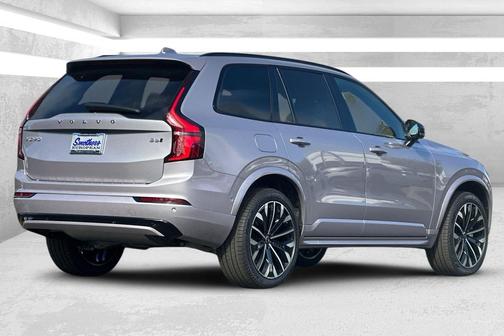 2026 Volvo XC90 B6 Ultra Dark Theme 6-Seater
