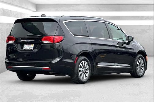 2020 Chrysler Pacifica Touring-L Plus