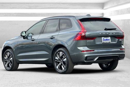 2026 Volvo XC60 B5 Plus