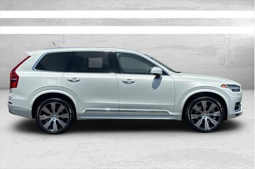 2022 Volvo XC90 Recharge Plug-In Hybrid T8 Inscription 7 Passenger