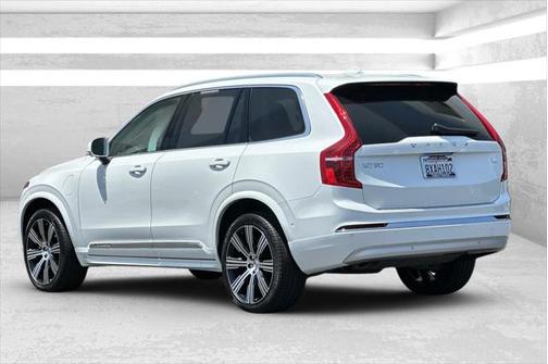 2022 Volvo XC90 Recharge Plug-In Hybrid T8 Inscription 7 Passenger
