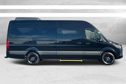2025 Mercedes-Benz Sprinter 2500 Passenger 170 WB
