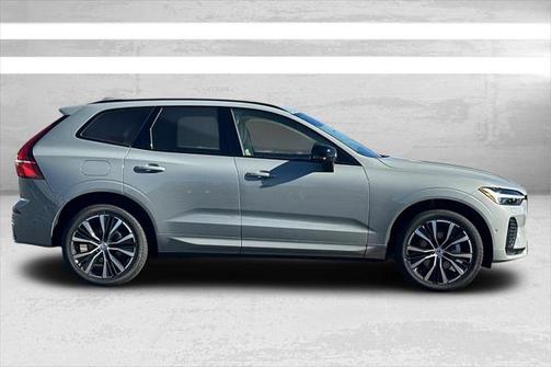 2025 Volvo XC60 B5 Plus