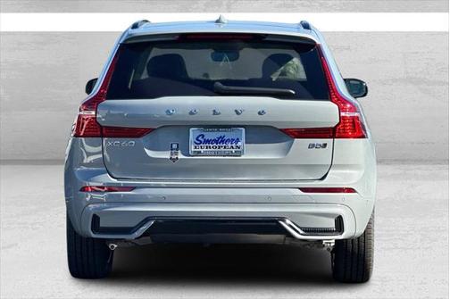 2025 Volvo XC60 B5 Plus