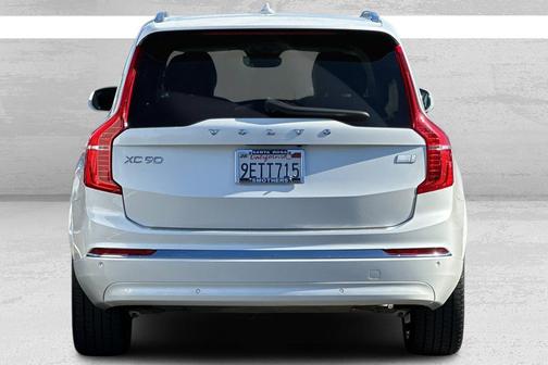 2023 Volvo XC90 Recharge Plug-In Hybrid T8 Plus 6-Seater