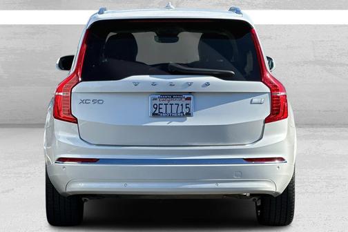 2023 Volvo XC90 Recharge Plug-In Hybrid T8 Plus 6-Seater