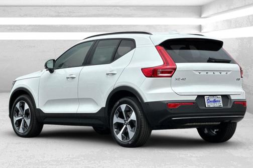 2026 Volvo XC40 B5 Plus