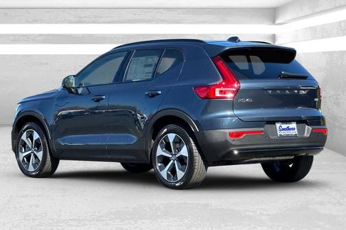 2026 Volvo XC40 Plus, B5 AWD Gas (mild hybrid), Dark