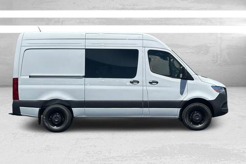 2025 Mercedes-Benz Sprinter 2500 Crew 144 WB