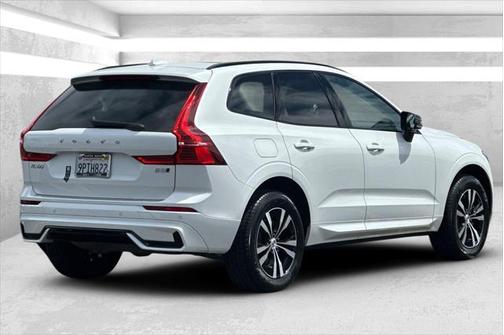 2025 Volvo XC60 B5 Core