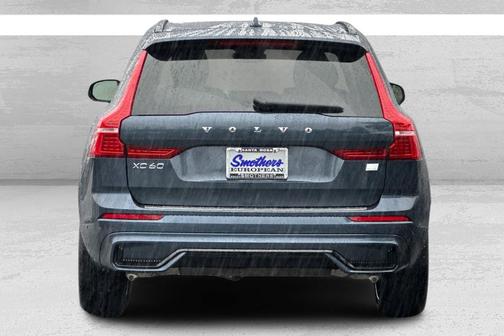 2023 Volvo XC60 Recharge Plug-In Hybrid T8 Ultimate Dark Theme