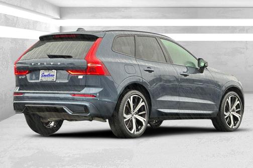 2023 Volvo XC60 Recharge Plug-In Hybrid T8 Ultimate Dark Theme