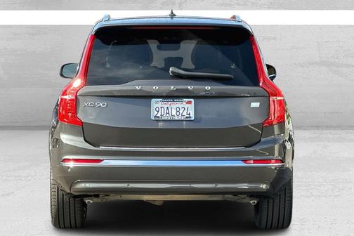 2023 Volvo XC90 Recharge Plug-In Hybrid T8 Ultimate Bright Theme 7-Seater