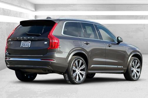2023 Volvo XC90 Recharge Plug-In Hybrid T8 Ultimate Bright Theme 7-Seater