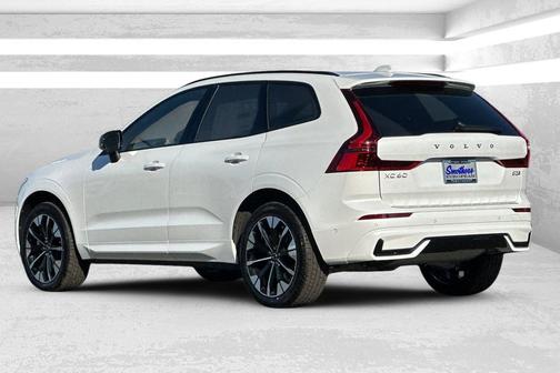 2026 Volvo XC60 B5 Plus