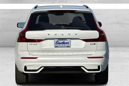2026 Volvo XC60 B5 Plus