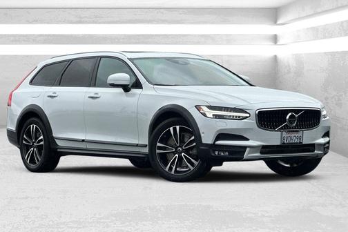 2019 Volvo V90 Cross Country T5