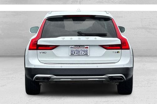 2019 Volvo V90 Cross Country T5