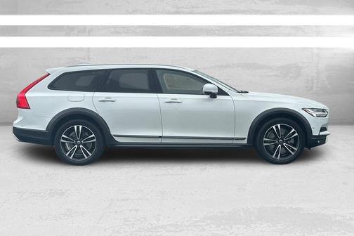 2019 Volvo V90 Cross Country T5