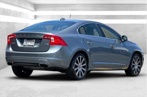 2018 Volvo S60 Inscription T5 Platinum