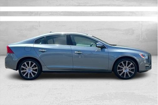 2018 Volvo S60 Inscription T5 Platinum