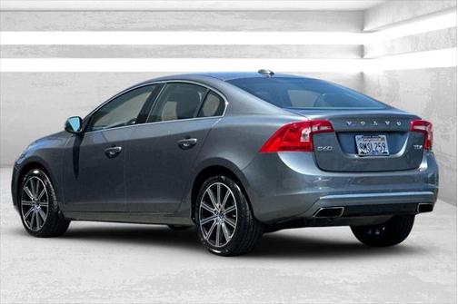 2018 Volvo S60 Inscription T5 Platinum