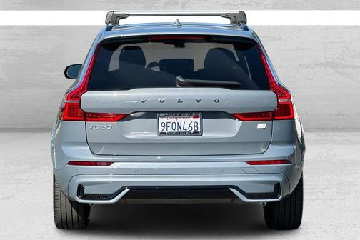 2023 Volvo XC60 Recharge Plug-In Hybrid T8 Ultimate Dark Theme