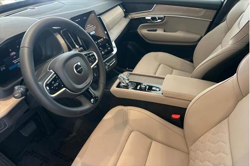 2025 Volvo XC90 Plug-In Hybrid T8 Core 7-Seater