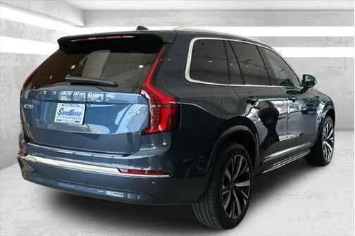 2025 Volvo XC90 Plug-In Hybrid T8 Core 7-Seater