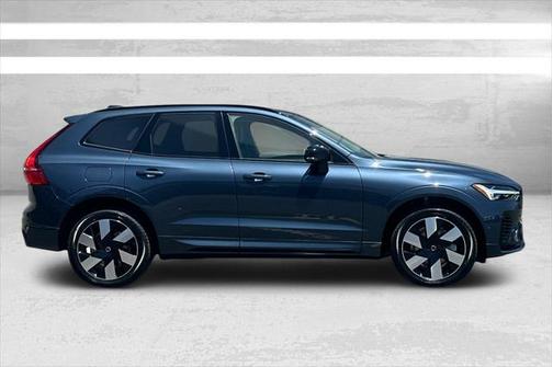 2025 Volvo XC60 Plug-In Hybrid T8 Plus