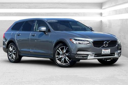 2017 Volvo V90 Cross Country T6