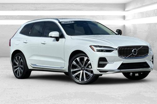 2023 Volvo XC60 Recharge Plug-In Hybrid T8 Ultimate Bright Theme