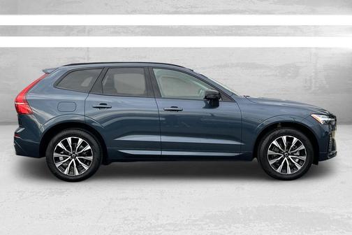 2025 Volvo XC60 B5 Core